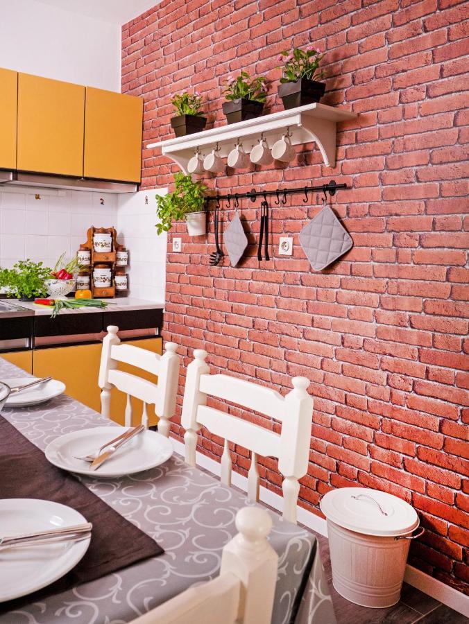 Apartmani Maretimo Примоштен Екстер'єр фото
