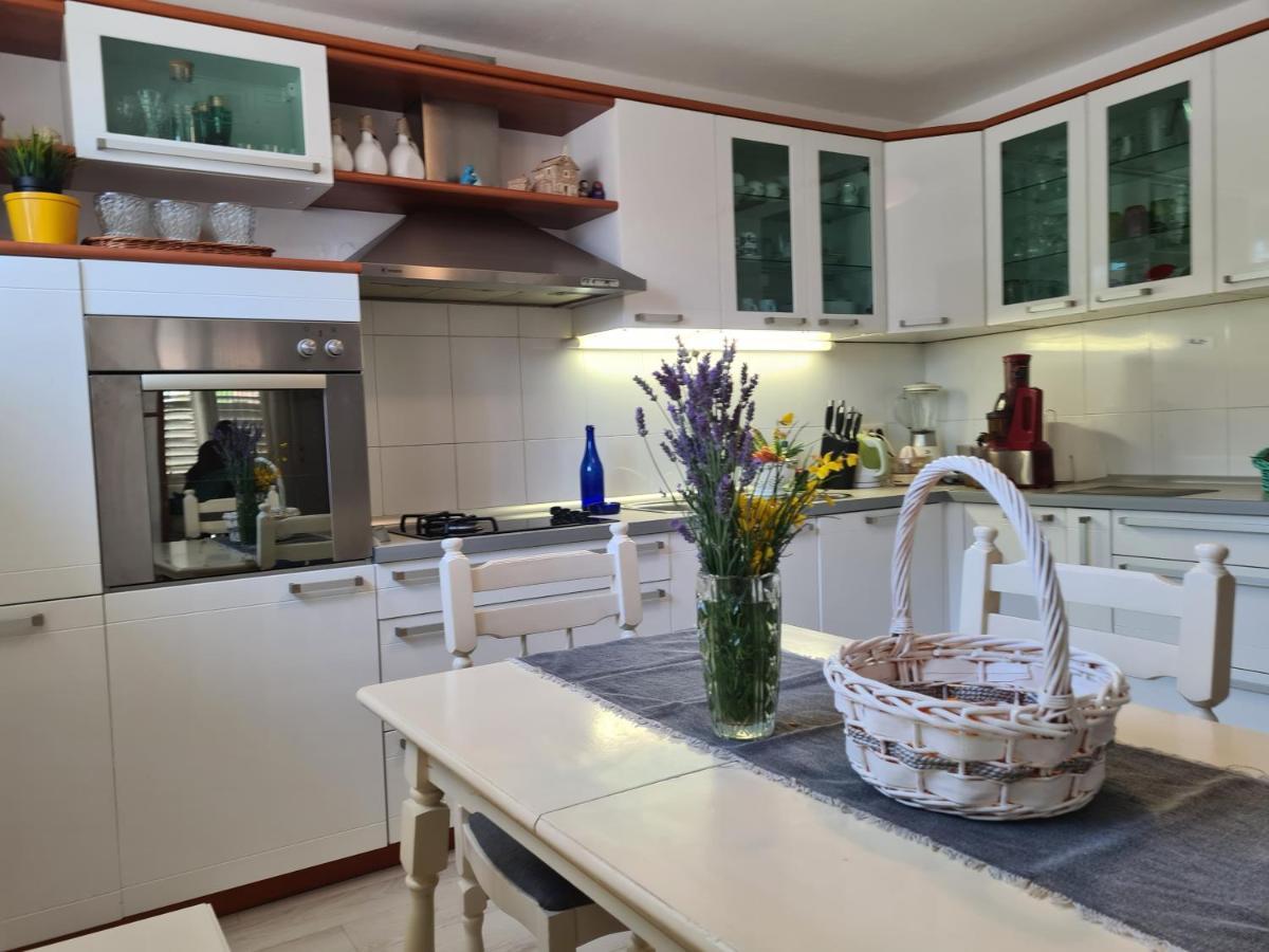 Apartmani Maretimo Примоштен Екстер'єр фото
