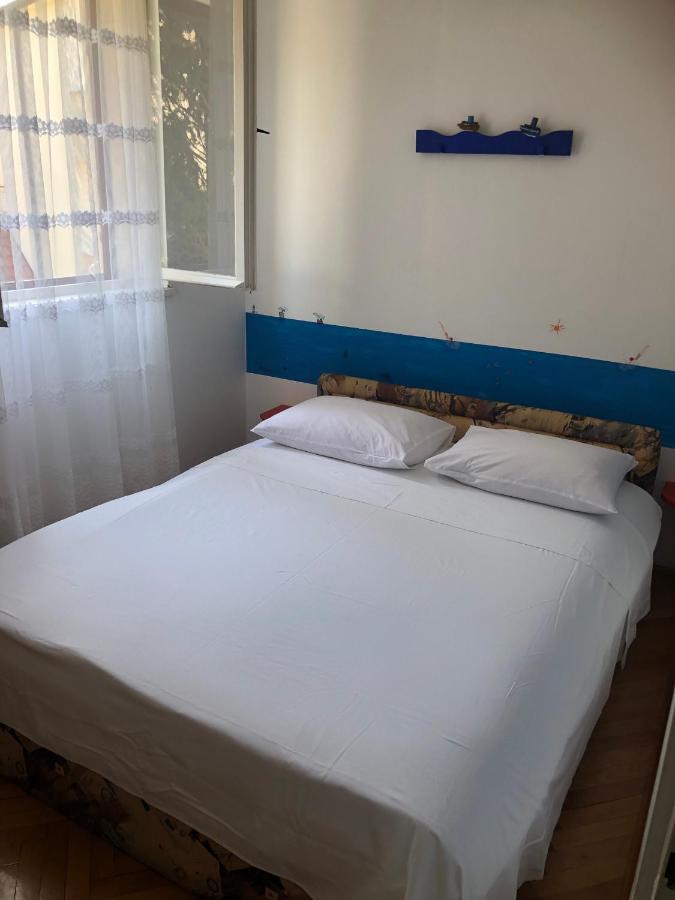 Apartmani Maretimo Примоштен Екстер'єр фото