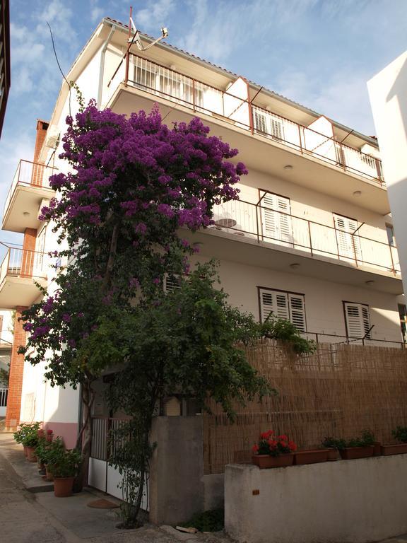 Apartmani Maretimo Примоштен Екстер'єр фото